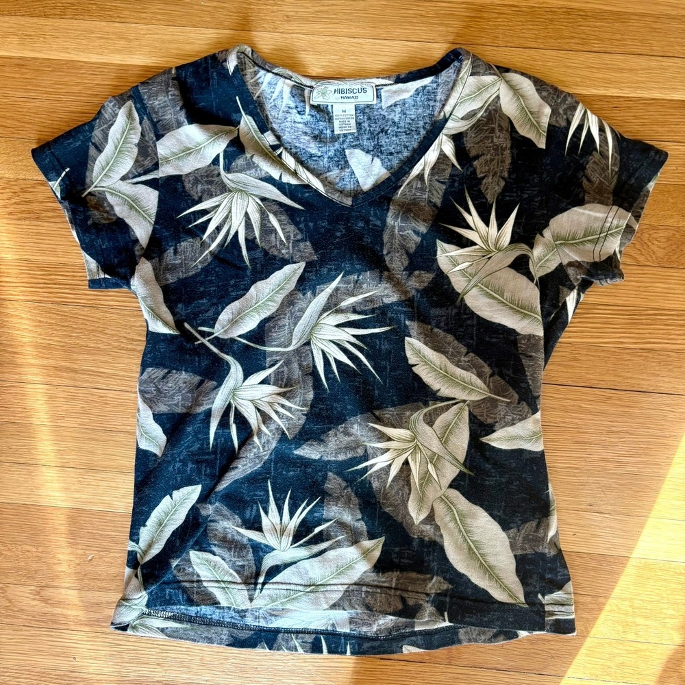 Vintage Hibiscus Hawaii V-Neck T-Shirt Bird of Paradise Tropical Print Cotton M